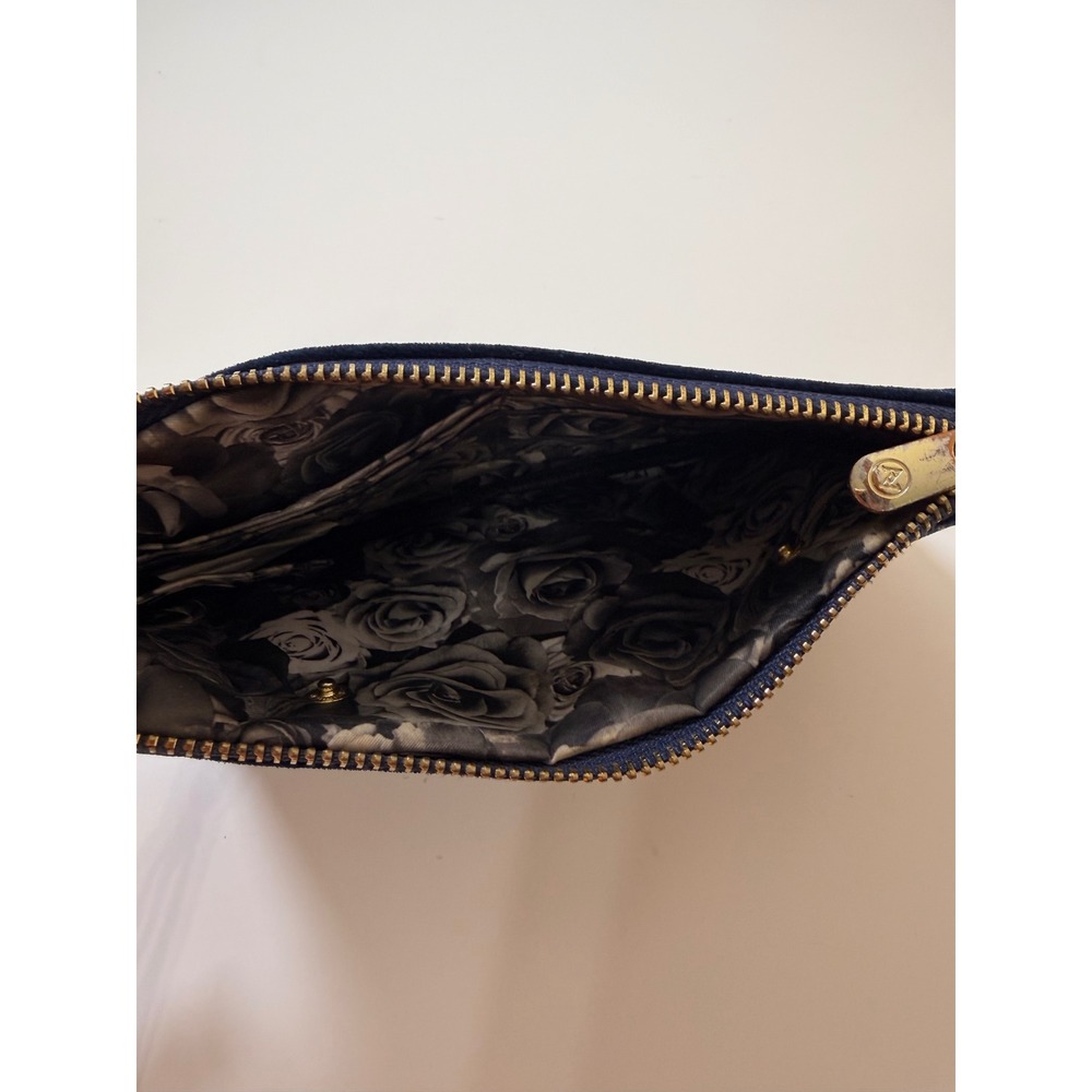Adrienne Vittadini Wristlet Women OS Navy Blue Excellent Velvet Floral Lining - Picture 7 of 7